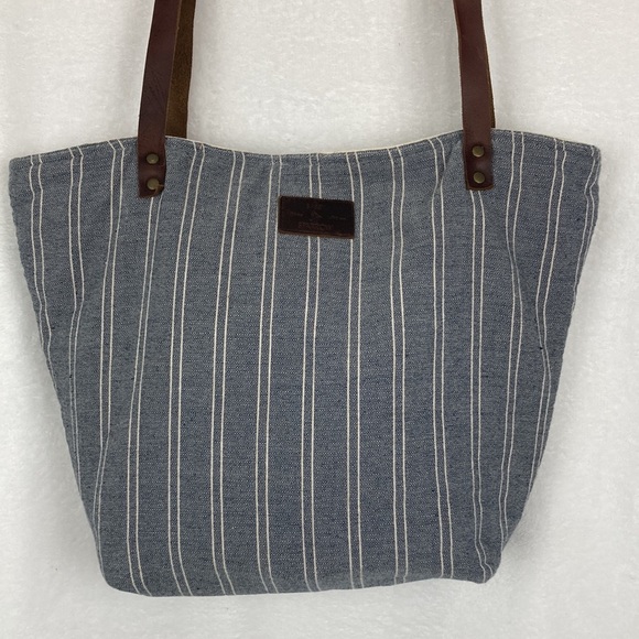 Sassy Sparrow Artisan Textile | Leather Tote Bag - Picture 3 of 14